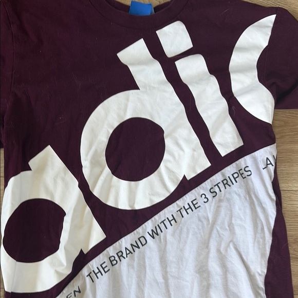 Brown and White Short Sleeve Tee with Bold Graphic Design - Picture 2 of 8
